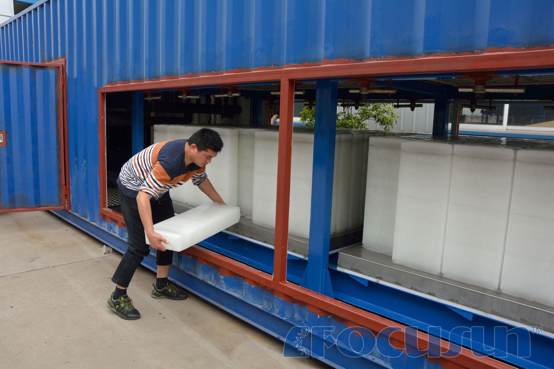 Buy Containerized direct block ice machine FIB-100DC Factory, Manufacturer & Supplier - Image 3